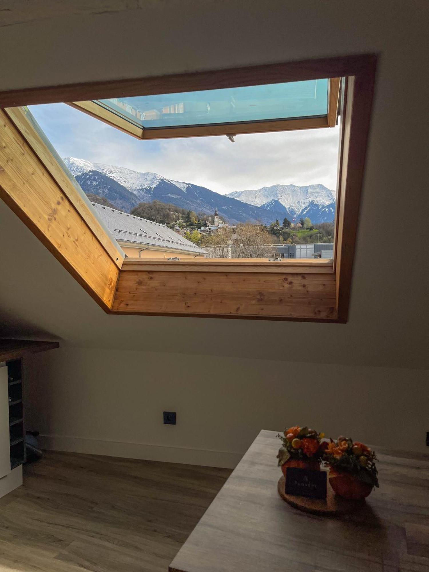 Cocon Sous Les Toits Appartement Albertville Buitenkant foto